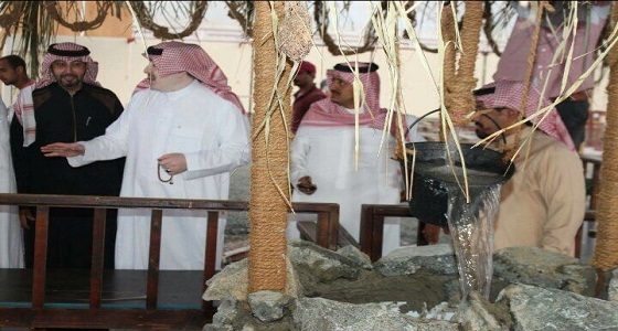 بالصور.. زوار مهرجان ربيع جدة 38 يشاهدون قرية بيت جدي التراثية