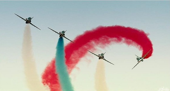 بالصور.. طيارون يستعرضون مهاراتهم في سماء الرياض
