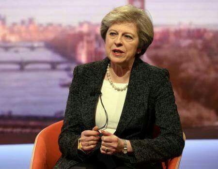 رئيسة وزراء بريطانيا تتعرض لضغوط بعد فشل تجربة صاروخية