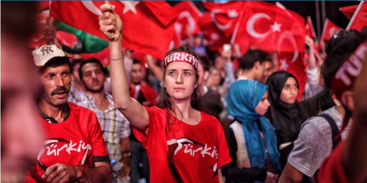 الحكومة التركية تتوعد هذه الفتاة.. فقط لأنها علوية