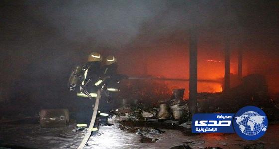 مدني مكة يخمد حريقاً اندلع في مستودع خاص بالأدوات الصحية