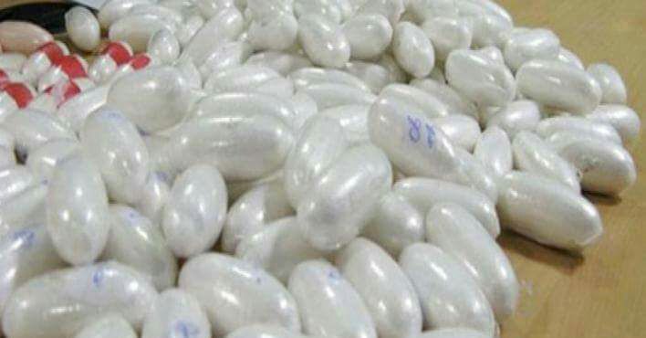 السلطات الألمانية تضبط مهرب نيجيري أخفى 1.8 كيلوجرام كوكايين في معدته