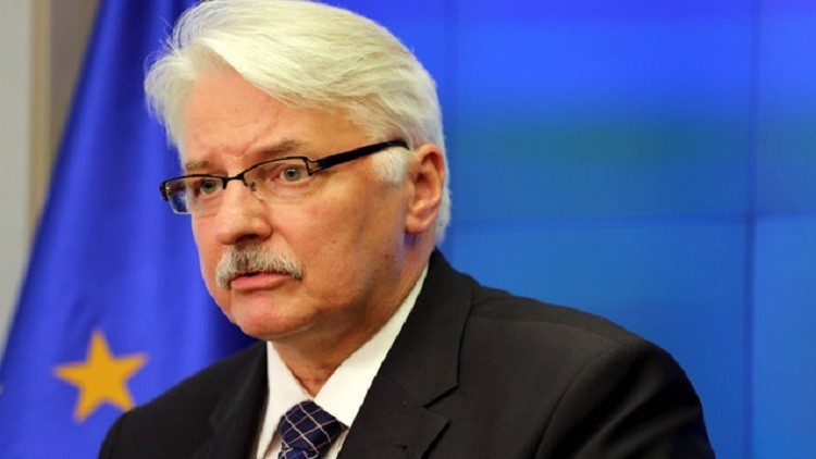 وزير الخارجية البولندي يتعرض لموجة سخرية لإعلانه إجراء محادثات مع &#8220;دولة خيالية&#8221;