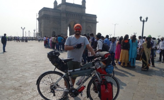 عمر العمير يستكمل رحلته في 8 دول في شرق آسيا