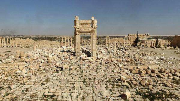 داعش يدمر آثاراً جديدة في تدمر شرق سوريا