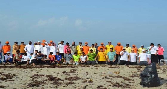 بالصور&#8230;أكثر من 80 شابا يشاركون في تنظيف شواطئ الطرفة بقوز الجعافرة