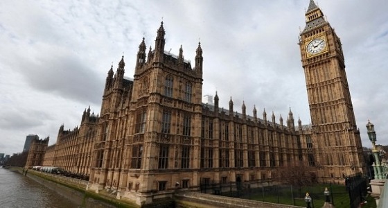 البرلمان البريطاني ينتقد أماكن الإقامة المخجلة لطالبي اللجوء