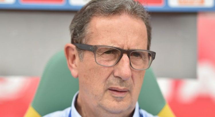 مدرب الجزائر أول ضحايا أمم أفريقيا