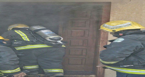 مدني حائل يخمد حريق اندلع في مجلس خارجي بمنزل