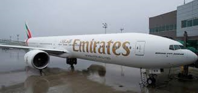 إلغاء رحلة طيران الإمارات من سلطنة عمان بسبب أفعى