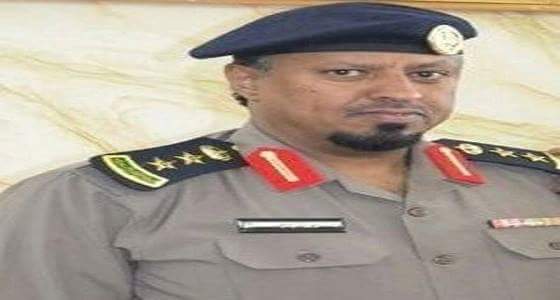 مدني الباحة ينقذ موظف بالهلال الأحمر ورفيقه علقا في منحدرٍ بعقبة