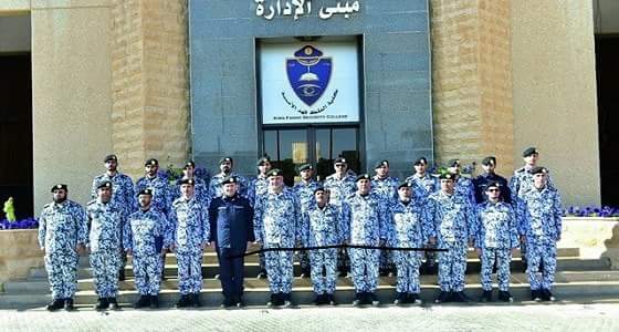 مدير شرطة الباحة يقلد 14 ضابطا رتبهم الجديدة