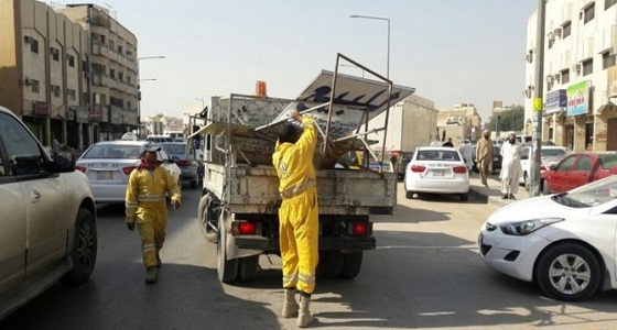 « أمانة الرياض » تقوم بحملة تزيل فيها أكثر من 400 لوحة إعلانية مخالفة