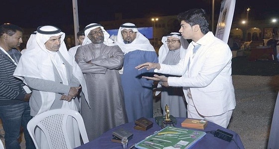 طالب سعودي يخترع طاولة لمنع نسيان الأدوات الطبية في جسم المريض