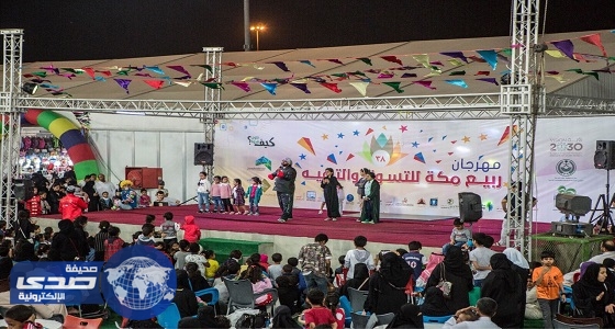 بالصور ..ربيع مكة يستقبل زواره بالصقور والخيول الأصيلة