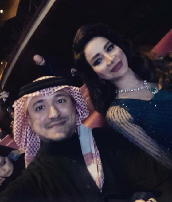 سيلفي لجين عمران وأخوها..