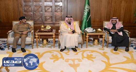 بالصور.. أمير عسير: سنحاسب المقصر من المسؤولين والمعتدي من المواطنين