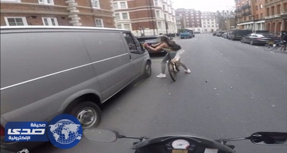 فتاة تنتقم من متحرش سألها: هل أتتك الدورة الشهرية