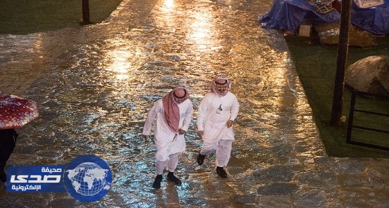بالصور.. هطول أمطار غزيرة على الجنادرية مساء أمس
