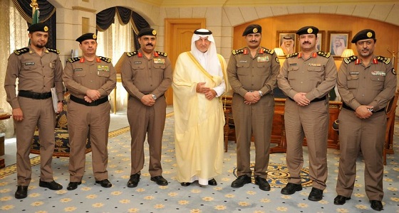 أمير مكة يتسلم التقرير السنوي لأعمال شرطة المنطقة