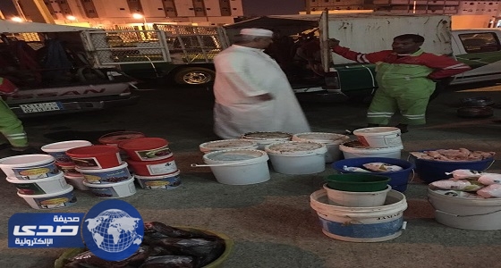 بالصور.. بلدية الشوقية الفرعية تغلق عددا من المطاعم والمقاهي بالطرق السريعة