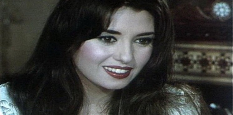 بالصورة:بعد 20 عامًا من اعتزالها..الفنانة جيهان نصر بالحجاب