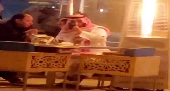 فيديو يثير الجدل حول تواجد ولي ولي العهد في مكان عام