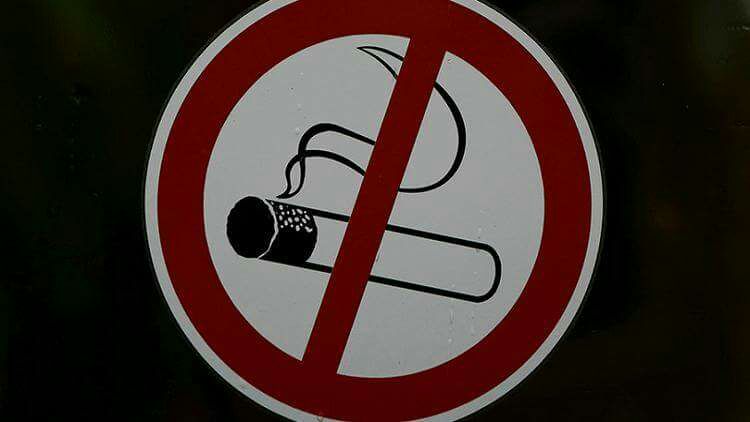 عقوبة قاسية تواجهها سيدة ألمانية للتدخين بشرفة المنزل