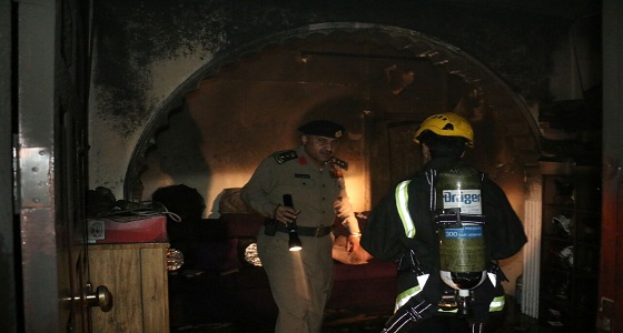 بالصور ..إخلاء 40 شخصا بعد حريق شقة بحي الششة