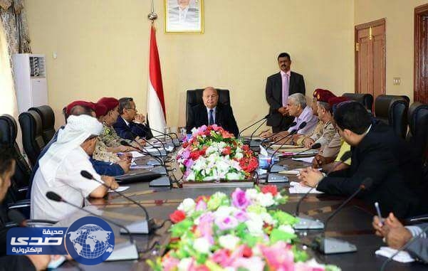 الرئيس اليمني الأوضاع الأمنية مع القيادات العسكرية و رئيس الوزراء