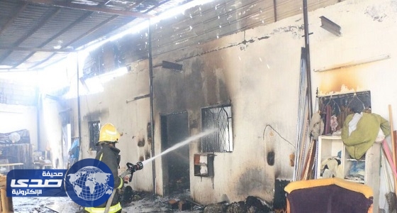 مدني مكة يخمد حريقا بمعمل تنجيد في وادي جليل