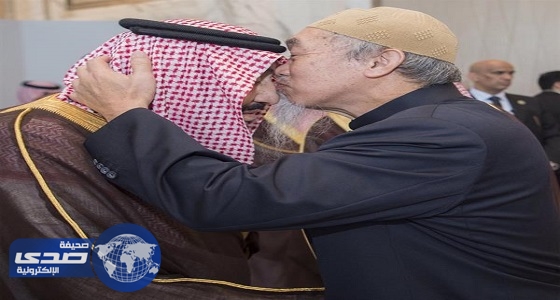 بالصور.. خادم الحرمين يستقبل عددا من القيادات الإسلامية في ماليزيا