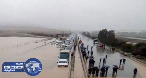 الثلوج تحاصر قطارًا في اليابان وتتسبب في مقتل شخص