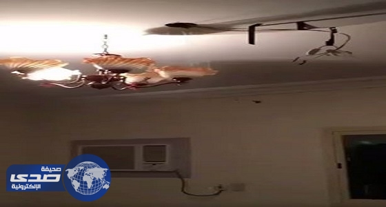بالفيديو.. مواطن يوثق تساقط مياه الأمطار من سقف منزله