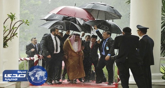 بالفيديو والصور.. زيارة خادم الحرمين لأندونيسيا تعيد للأذهان رحلة الملك فيصل قبل 46 عامًا