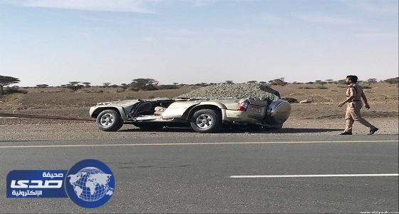 بالصور.. انقلاب شاحنة حجارة فوق سيارة ملاكي تقتل قائدها