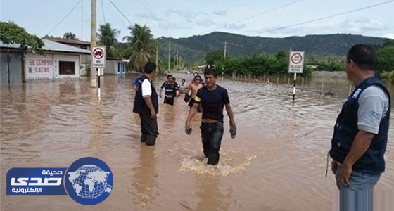 الفيضانات تحاصر مئات الأشخاص في بيرو