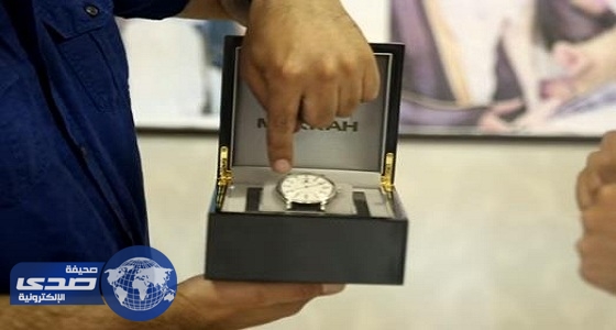بالفيديو .. مهندس يبتكر ساعة تتطابق مع حركة الطواف بالحرم