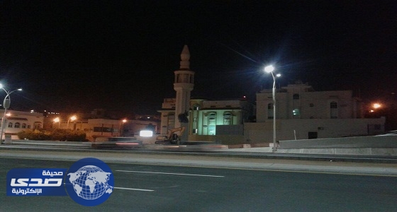 منارة مسجد آيلة للسقوط بالطائف تنذر بكارثة