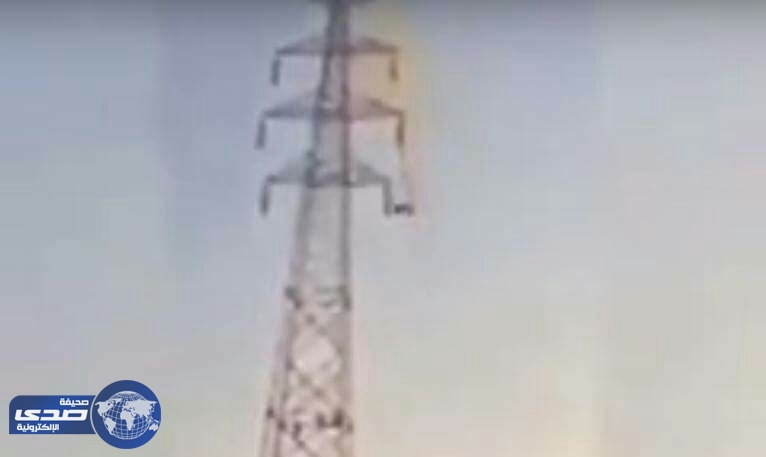 بالفيديو.. العناية الإلهية تنقذ مراهقًا تعرض لصعقة كهربائية والسقوط من برج