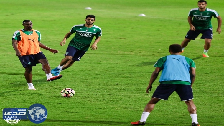 الأهلي يستأنف تدريباته قبل لقاء الوحدة
