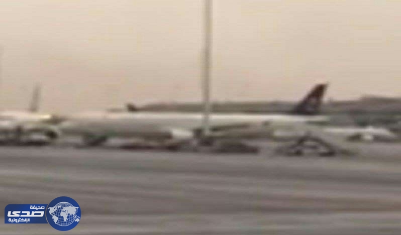 مطار الرياض يوضح حقيقة  انحراف إحدى الطائرات بسبب الرياح .. «فيديو»