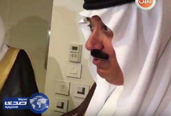 بالفيديو.. وزير الحرس يمازح مريض أثناء افتتاح مستشفى الملك عبدالله