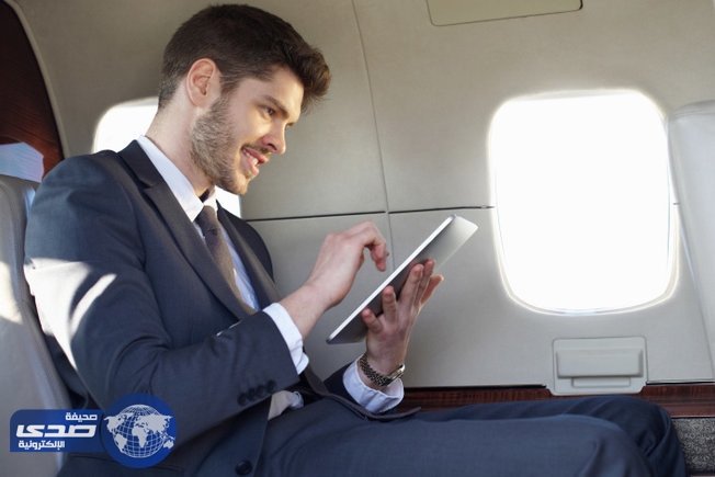 فرنسا تدرس حظر حمل الأجهزة الإلكترونية على متن الطائرات المتجهة إليها