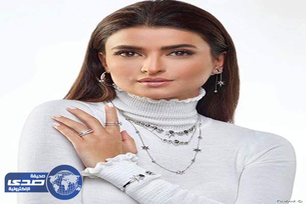 سعودي متغزلاً  علا الفارس :لوانك عندي ما قومتك الصبح