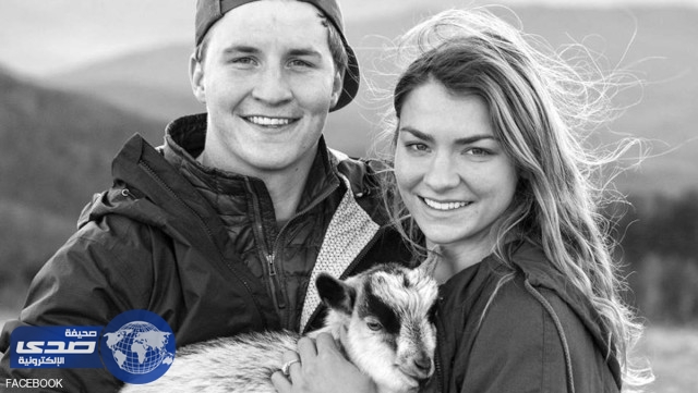 أمريكي يطلب يد حبيبته للزواج علي عنق ” ماعز “