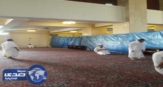 بالصور.. مشروع ارضيات مسجد الميقات بالسيل تضايق المصلين ولم ينجز منها إلا القليل