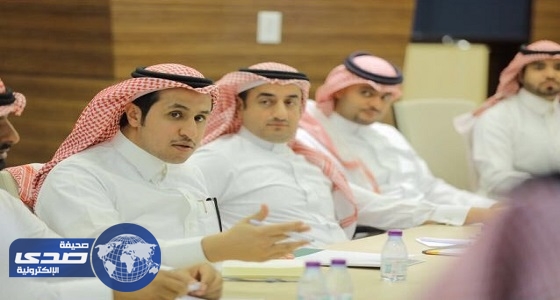 العمل تستطلع آراء ومقترحات أصحاب مكاتب تأجير السيارات تمهيداً للتوطين