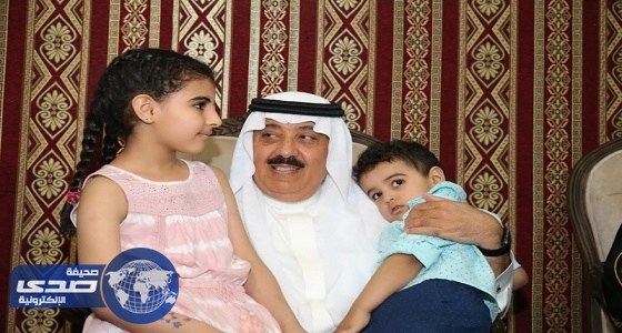 الأمير متعب بن عبدالله يقدم واجب العزاء إلي أسرة الهويريني