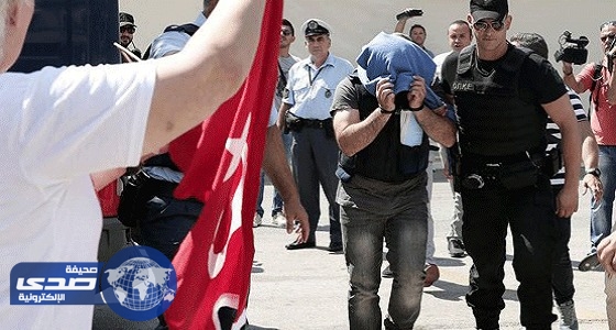 محكمة باليونان ترفض تسليم 3 عسكريين فارين لتركيا